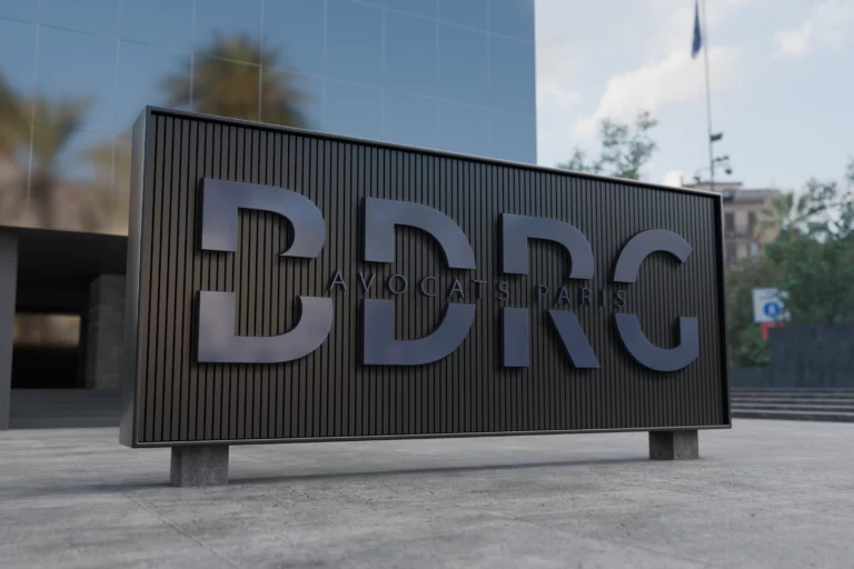 Mockup logo BDRG enseigne de rue site Beverly Dose, web designer UX UI à Bordeaux – Beverly Design