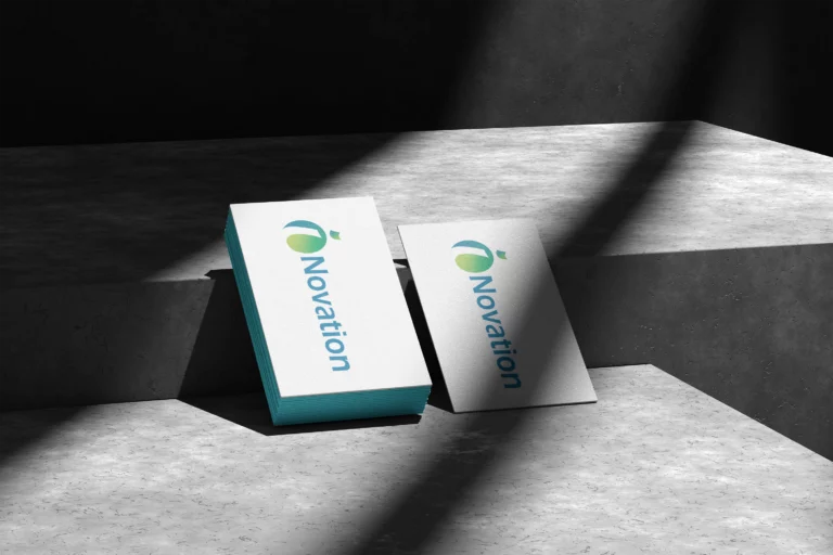 Mockup logo iNovation cartes de visite site Beverly Dose, web designer UX UI à Bordeaux – Beverly Design